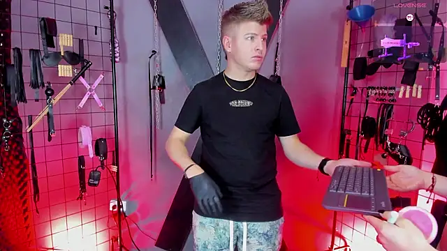 Snapshot of MrJustin_Brianna_BDSM chatting on 02.21.26 MrJustin Brianna BDSM online show from 02.21.26