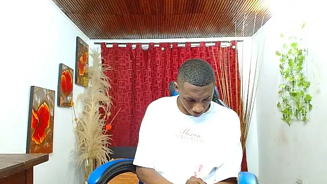 milo018 online show from 03.04.26