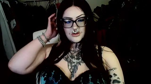 Snapshot of grindhouseho chatting on 06.19.26 grindhouseho online show from 06.19.26