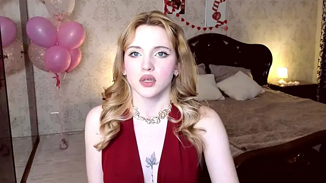 Snapshot of CarryParker chatting on 03.03.26 CarryParker online show from 03.03.26