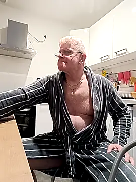 Snapshot of olivbisoumis chatting on 02.26.26 olivbisoumis online show from 02.26.26