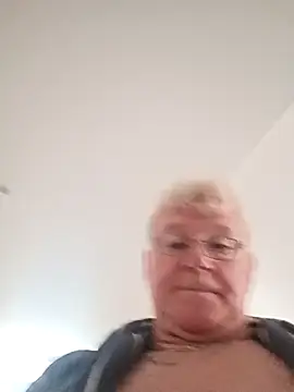 olivbisoumis online show from 03.19.26