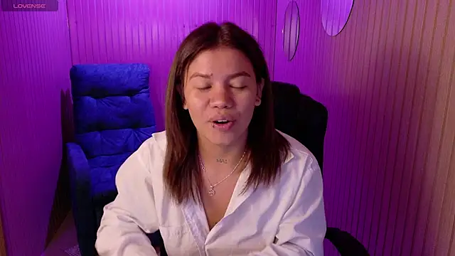 Snapshot of Alessia_Monroe_ chatting on 04.27.26 Alessia Monroe online show from 04.27.26