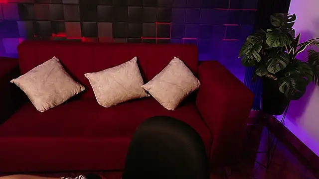 Snapshot of Alessia_Monroe_ chatting on 05.27.26 Alessia Monroe online show from 05.27.26