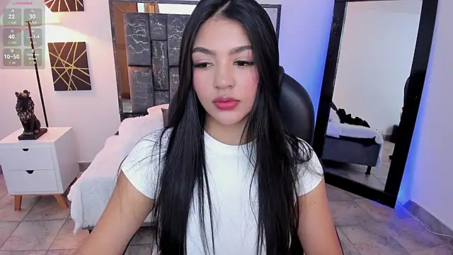 Snapshot of sara_stormy chatting on 06.16.26 sara stormy online show from 06.16.26