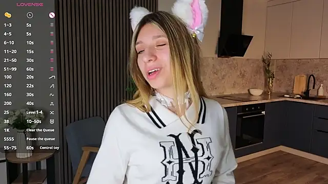 SuAvison online show from 03.23.26