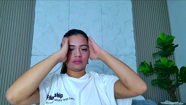 Snapshot of DulceQueen1 chatting on 03.02.26 DulceQueen1 online show from 03.02.26