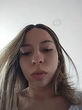 Snapshot of LuuluBerry chatting on 03.15.26 LuuluBerry online show from 03.15.26