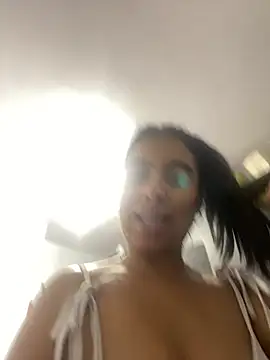 Snapshot of karla-hank chatting on 02.19.26 karla-hank online show from 02.19.26