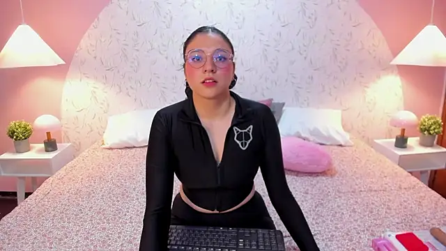 Angelie Rosebrm online show from 02.21.26