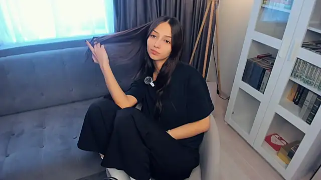 littleevilon online show from 02.18.26