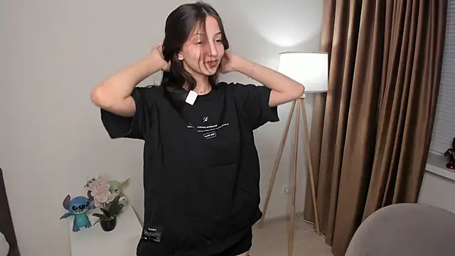 littleevilon online show from 03.25.26