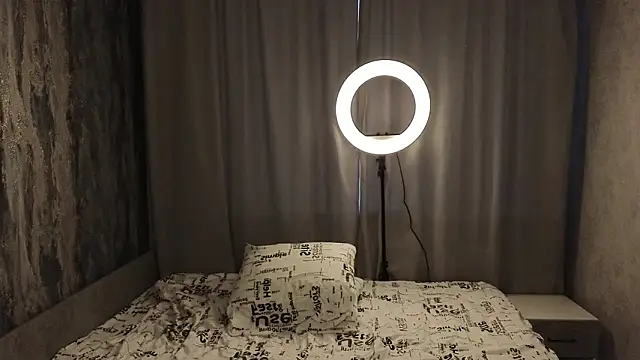 DevilWearsPradaa online show from 02.23.26