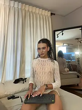 Snapshot of Luxa_Velvet chatting on 07.29.26 Luxa Velvet online show from 07.29.26
