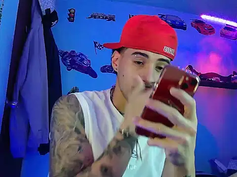 Snapshot of TOMAS_CONOR chatting on 02.19.26 TOMAS CONOR online show from 02.19.26