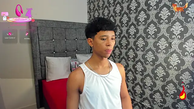 Snapshot of Little_Twink19x chatting on 07.02.26 Little Twink19x online show from 07.02.26