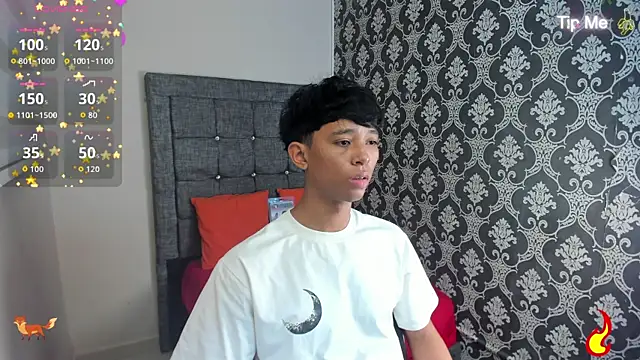 Snapshot of Little_Twink19x chatting on 07.18.26 Little Twink19x online show from 07.18.26