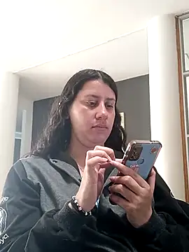 LunaDamasco online show from 04.07.26