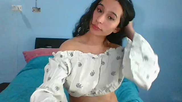 Snapshot of scarlettscottx_ chatting on 05.08.26 scarlettscottx online show from 05.08.26
