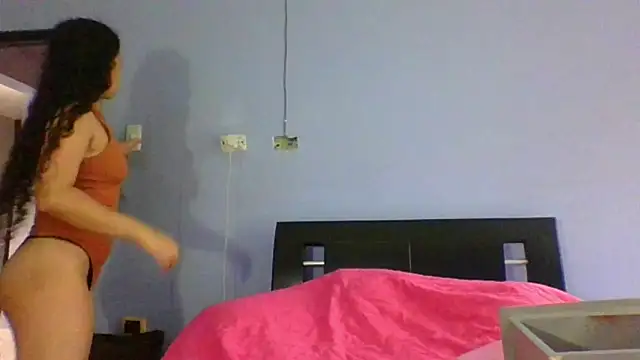 Snapshot of scarlettscottx_ chatting on 05.17.26 scarlettscottx online show from 05.17.26