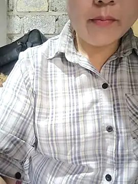 Snapshot of MayEva_ly chatting on 04.27.26 MayEva ly online show from 04.27.26