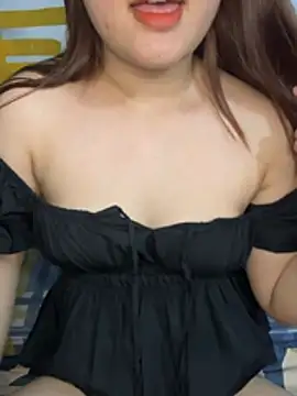 Snapshot of -Tanu- chatting on 02.19.26 -Tanu- online show from 02.19.26