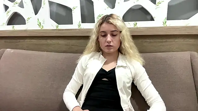 Snapshot of ConcepcionPang chatting on 02.25.26 ConcepcionPang online show from 02.25.26