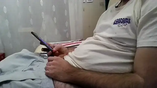 Snapshot of Florent1307 chatting on 08.02.26 Florent1307 online show from 08.02.26