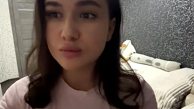 JoycelynUrion online show from 04.03.26