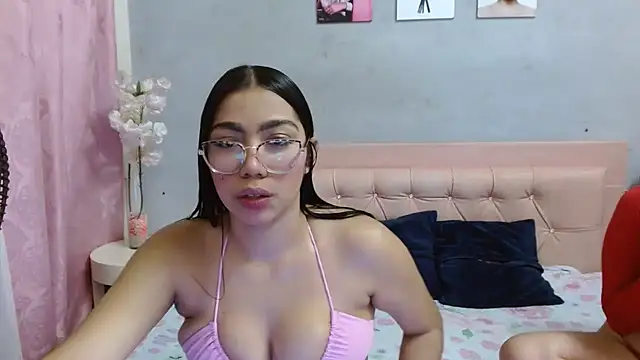 Snapshot of Eleanor_Rouillard chatting on 04.29.26 Eleanor Rouillard online show from 04.29.26