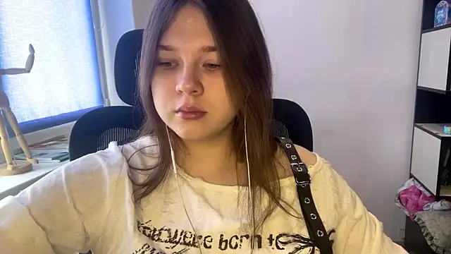 Snapshot of TomikoPfau chatting on 02.28.26 TomikoPfau online show from 02.28.26