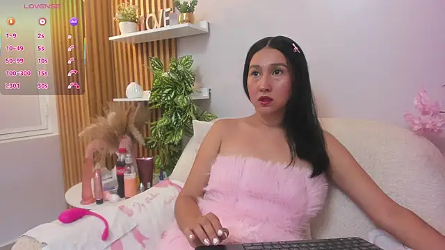 Snapshot of Annipetite_ chatting on 04.27.26 Annipetite online show from 04.27.26