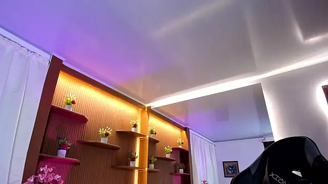 Madisson Edwards online show from 04.02.26