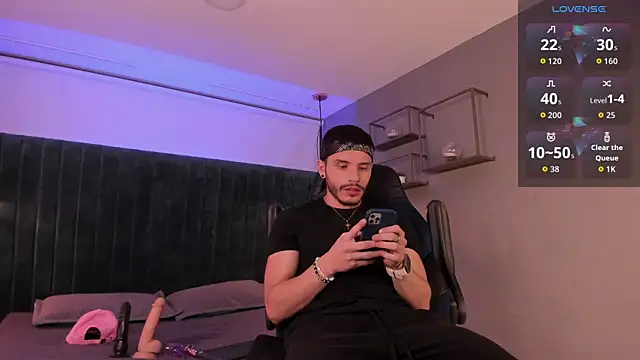 Snapshot of liam_es chatting on 03.31.26 liam es online show from 03.31.26