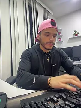 Snapshot of liam_es chatting on 04.04.26 liam es online show from 04.04.26