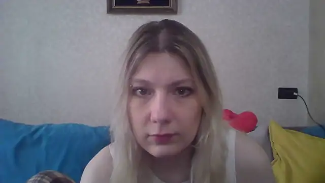 Foxy Bright online show from 04.20.26