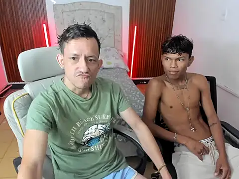 Snapshot of juan_and_luke chatting on 02.22.26 juan and luke online show from 02.22.26