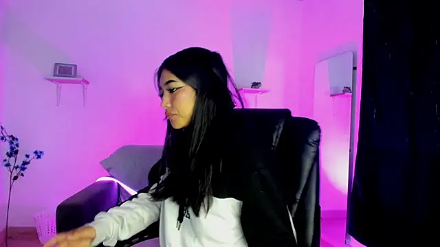 Snapshot of jaulyn_18 chatting on 03.15.26 jaulyn 18 online show from 03.15.26