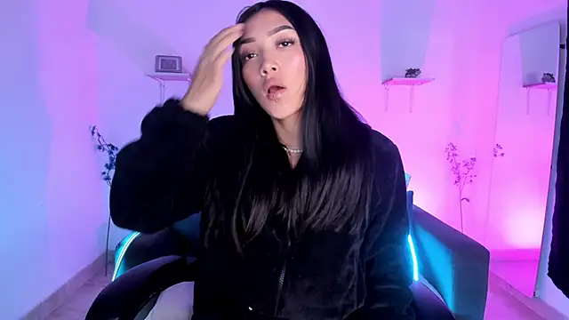 Snapshot of jaulyn_18 chatting on 03.18.26 jaulyn 18 online show from 03.18.26