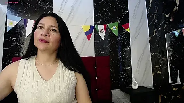 Snapshot of SofiaMoreno_ chatting on 06.17.26 SofiaMoreno online show from 06.17.26