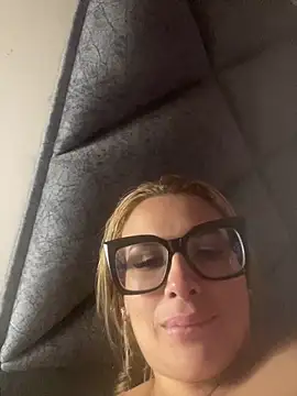 Alma Andrade online show from 04.17.26