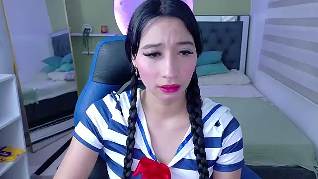 Snapshot of ivvoncute chatting on 06.12.26 ivvoncute online show from 06.12.26