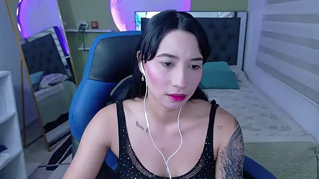 Snapshot of ivvoncute chatting on 06.26.26 ivvoncute online show from 06.26.26