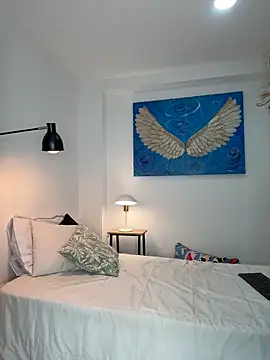 Viictoria-Jones online show from 04.06.26