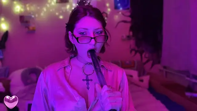 Snapshot of VelvetLiquorrr chatting on 02.25.26 VelvetLiquorrr online show from 02.25.26