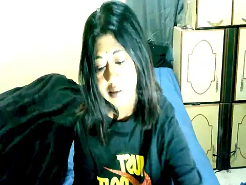 Snapshot of IndianPleasures21 chatting on 04.27.26 IndianPleasures21 online show from 04.27.26