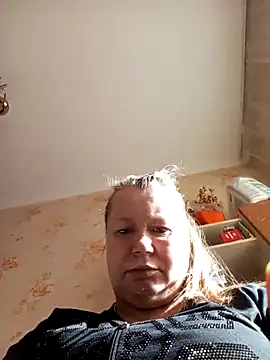 Snapshot of KiraStanton chatting on 04.22.26 KiraStanton online show from 04.22.26