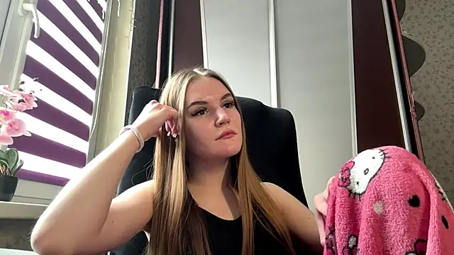 Snapshot of TinyTifa chatting on 02.23.26 TinyTifa online show from 02.23.26