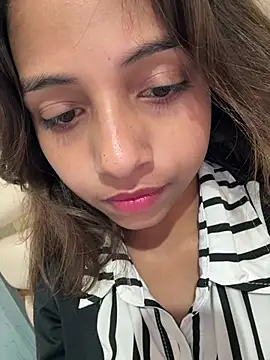 Snapshot of its_anuuu chatting on 02.21.26 its anuuu online show from 02.21.26