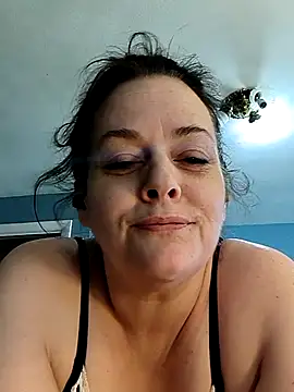 Snapshot of sexyhotcheryl chatting on 04.18.26 sexyhotcheryl online show from 04.18.26